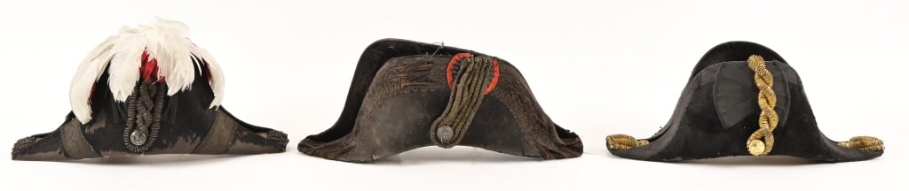 (3) Chapeaus: (3) Chapeaus