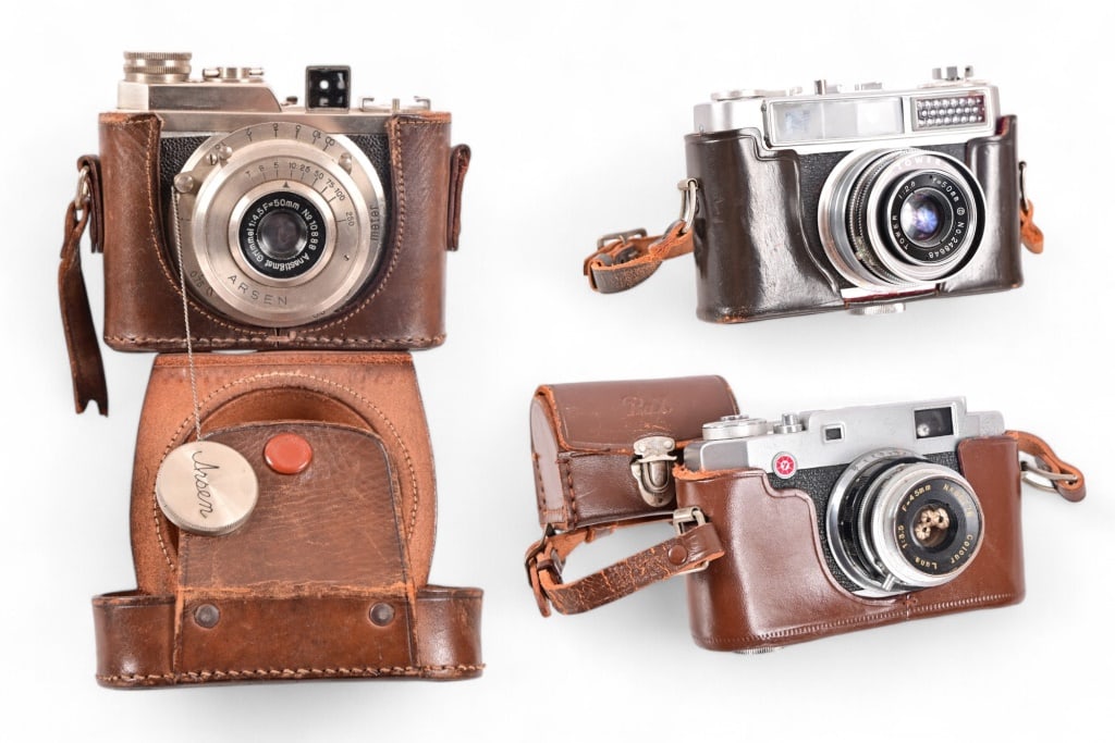 Collection of Vintage Japanese Cameras c.1940-50's (1 of 6)