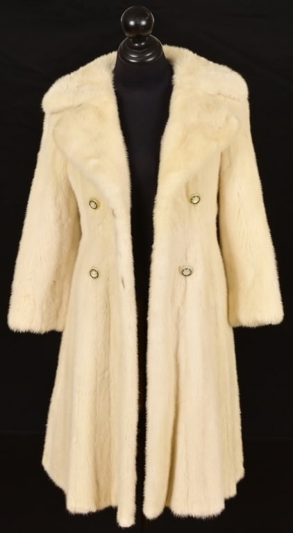 Arctic Fur Shop Vintage White Fur Coat (1 of 20)