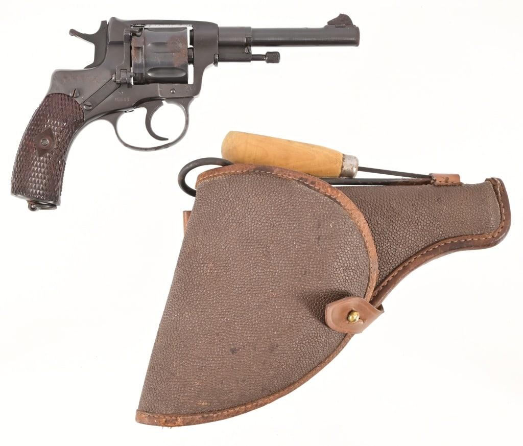WW2 Russian M1895 Nagant Revolver 7.62mm (1 of 20)