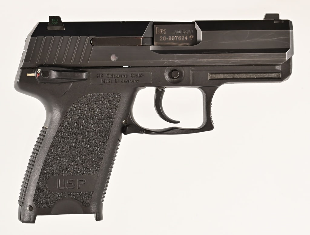 HK USP Compact .40 S&W Pistol (1 of 2)