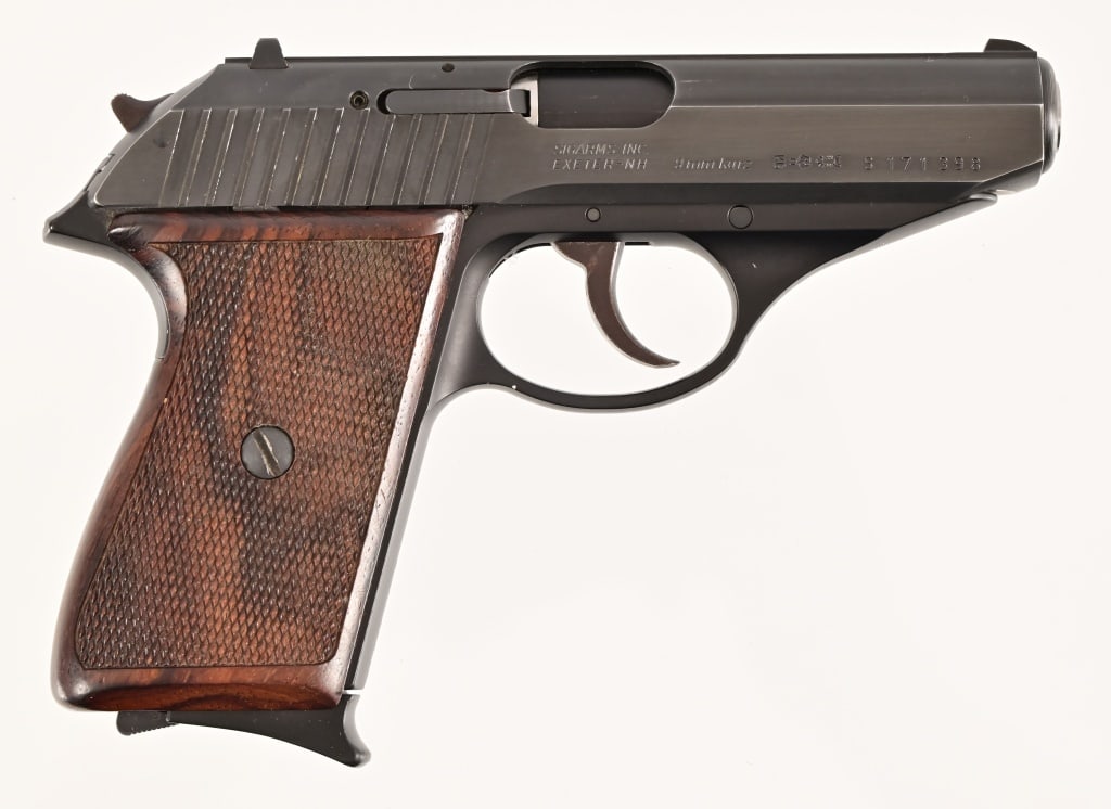 Sig Sauer P230 Semi-Auto 9mm Kurz (1 of 4)