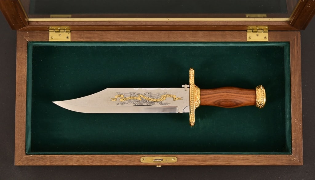John Wayne Commemorative Bowie Knife (1 of 14)