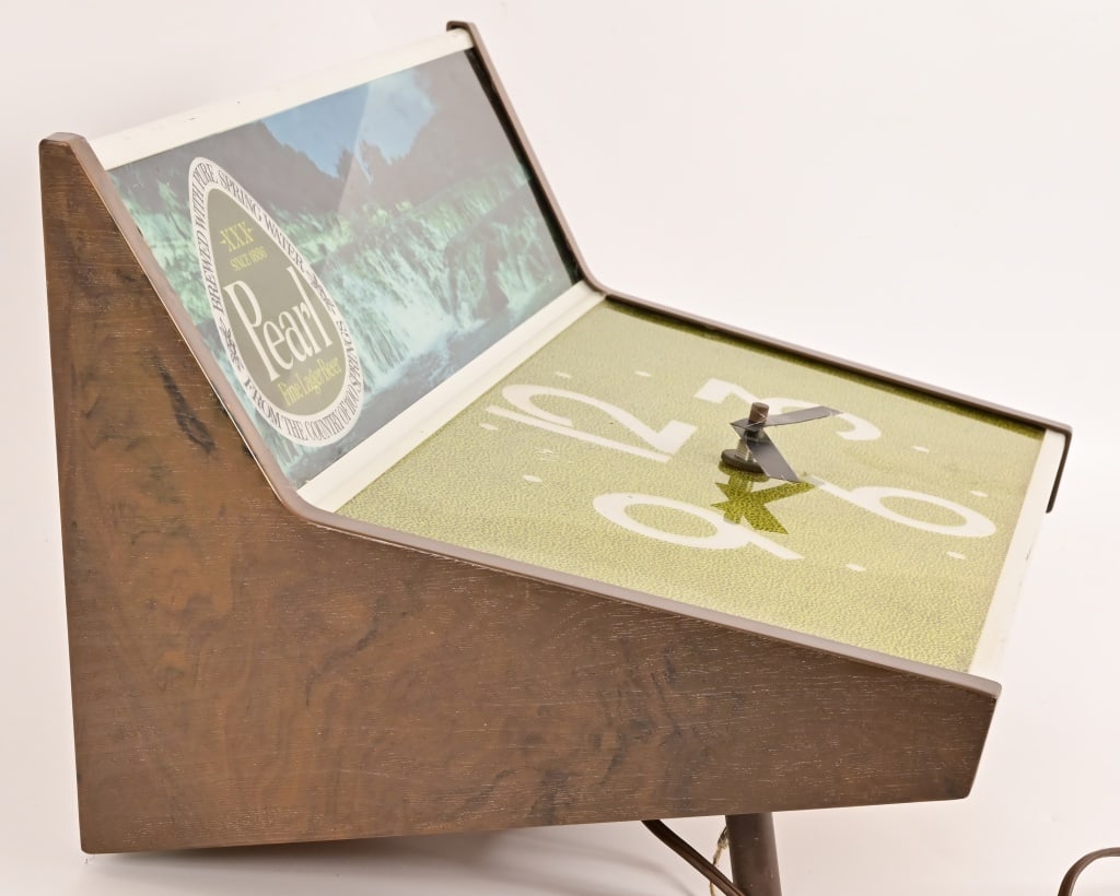 Pearl Beer Lighted Clock - 6