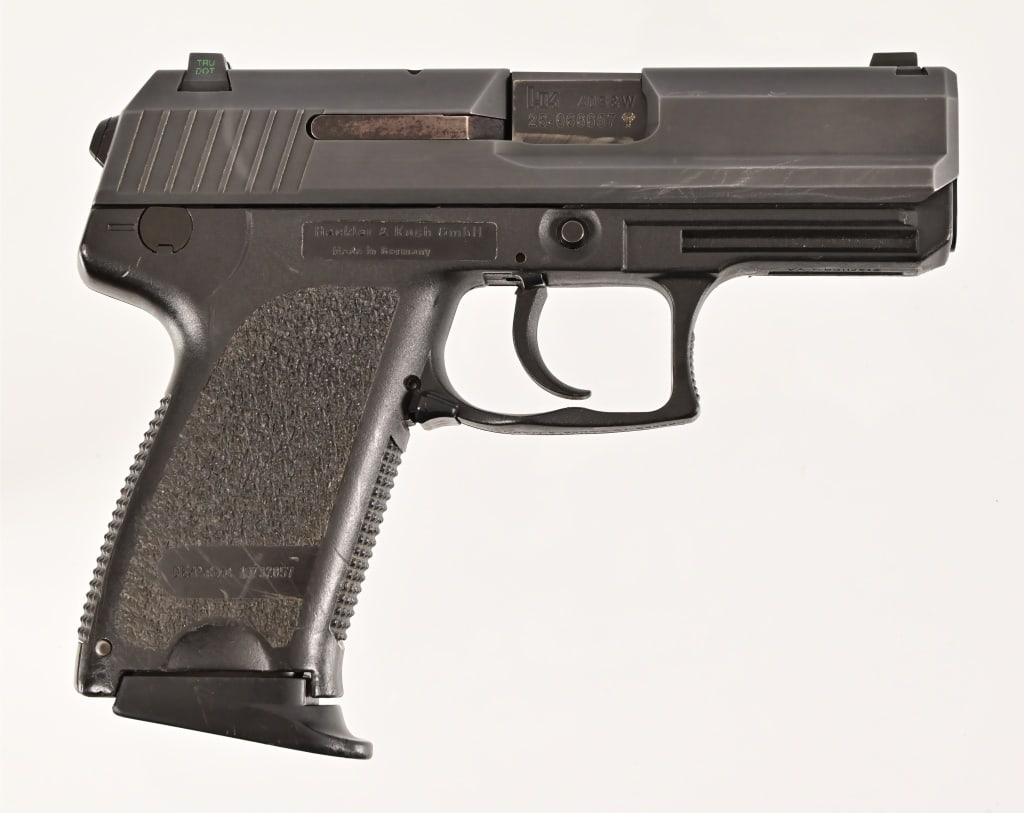 H&K USP Compact Semi-Auto .40 S&W: S/N 26-066657