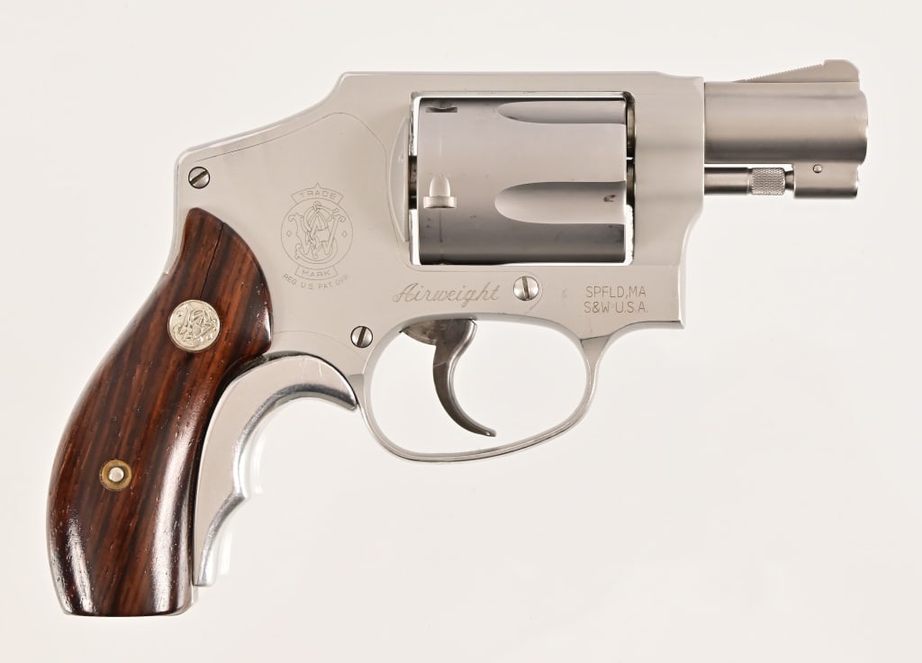 Smith & Wesson Airweight Revolver .38 Spcl +P (1 of 2)