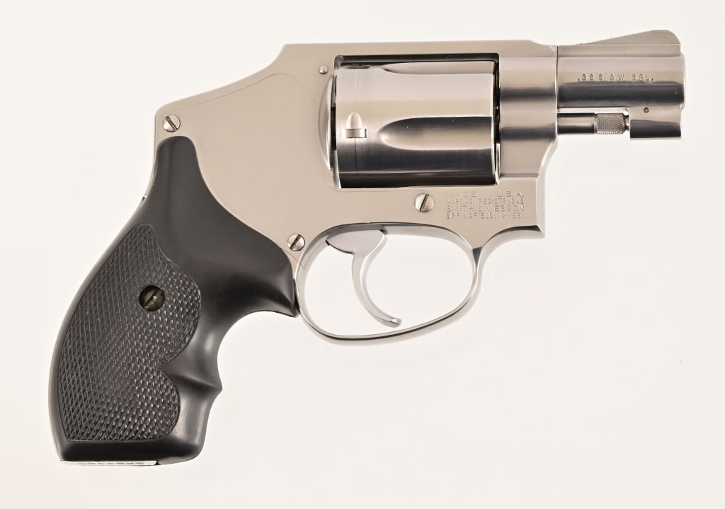 Smith & Wesson Model 640 .38 Spl. Pistol: SN BRB4465. 2" barrel, good bore. Stainless in good condition. Modern.