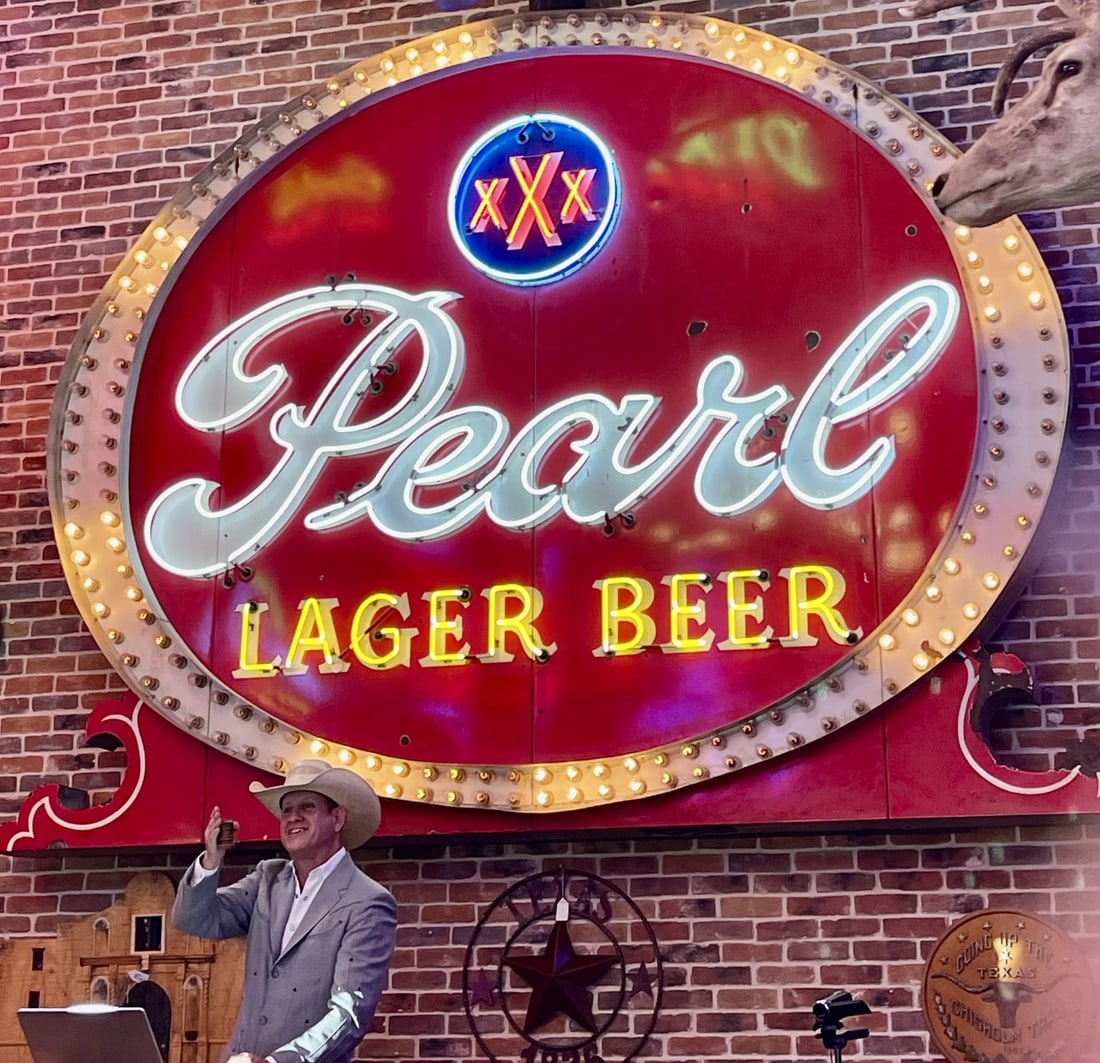 Pearl Beer Distributorship 14ft Neon Sign : Pearl Beer Texas distributor neon motion sign. 14 ft x 9.5ft tall. All original large porcelain over metal motion Pearl Beer neon beer distributor sign. Nothing restored but the neon glass. Circular m