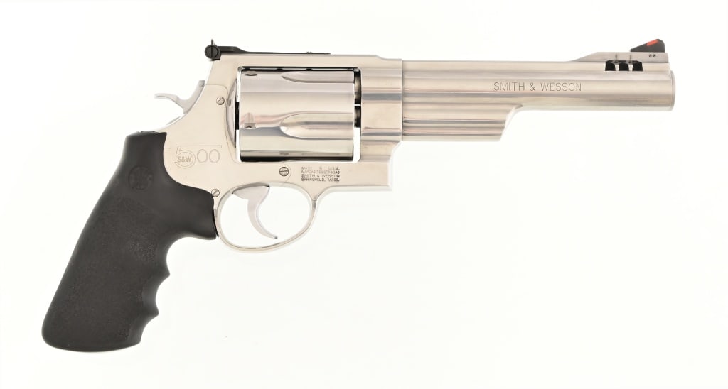 Smith & Wesson 500 Magnum Revolver: S/N: DJR3343. 6 1/2" barrel. Modern.
