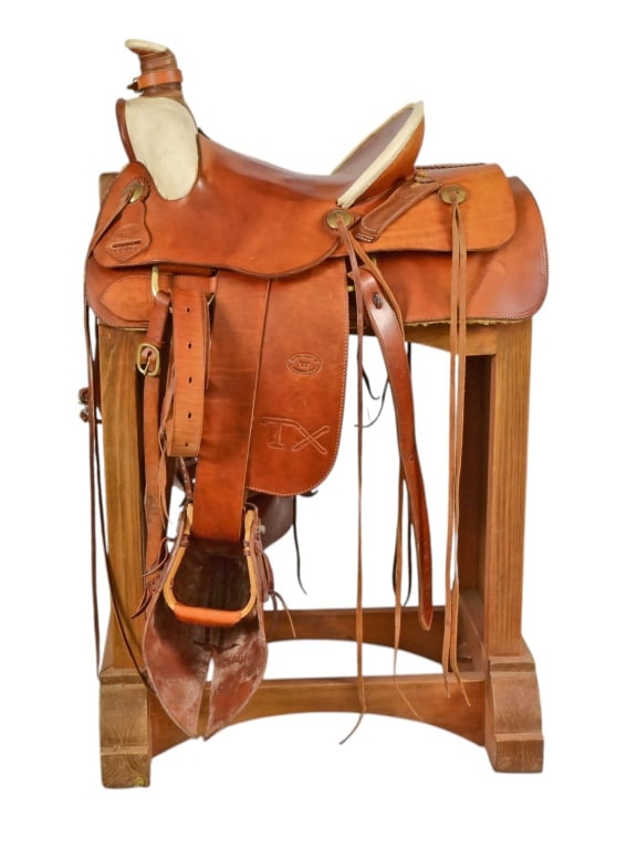 King Ranch Custom Saddle: Measures 14" x 13", "DDR" Initials on rear skirt. Ready to use.