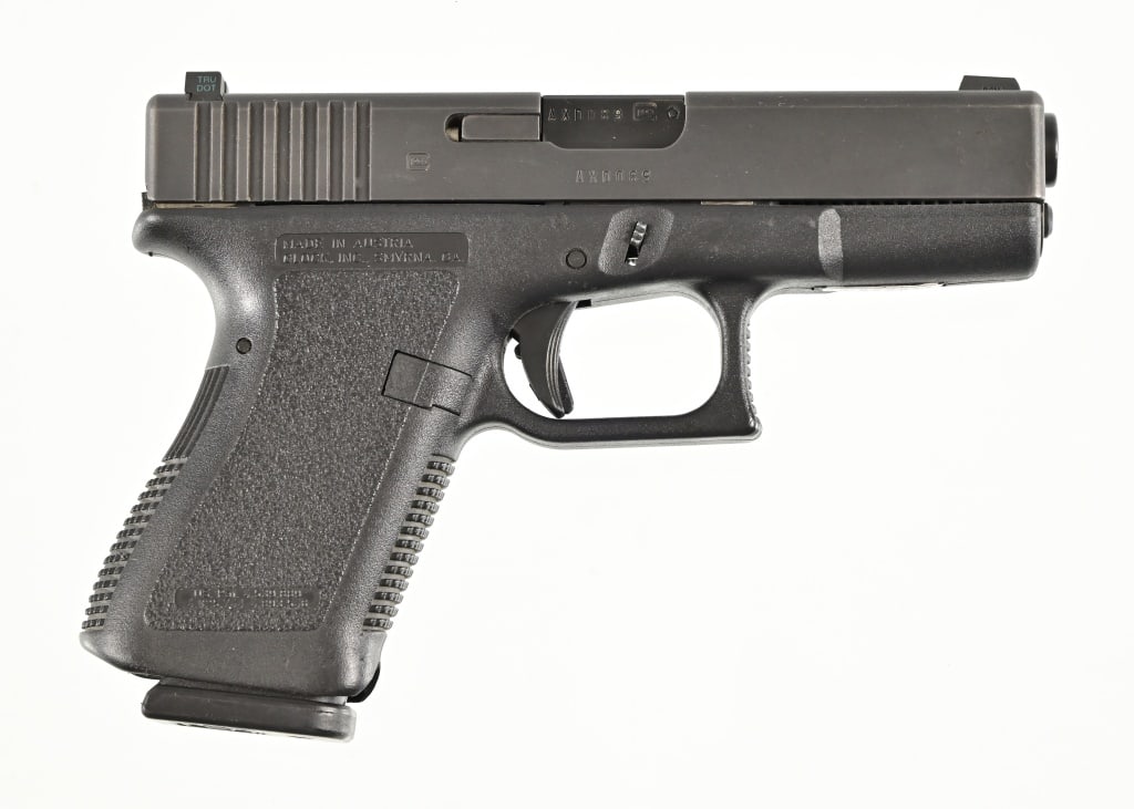 Glock 19 9MM Pistol (1 of 2)