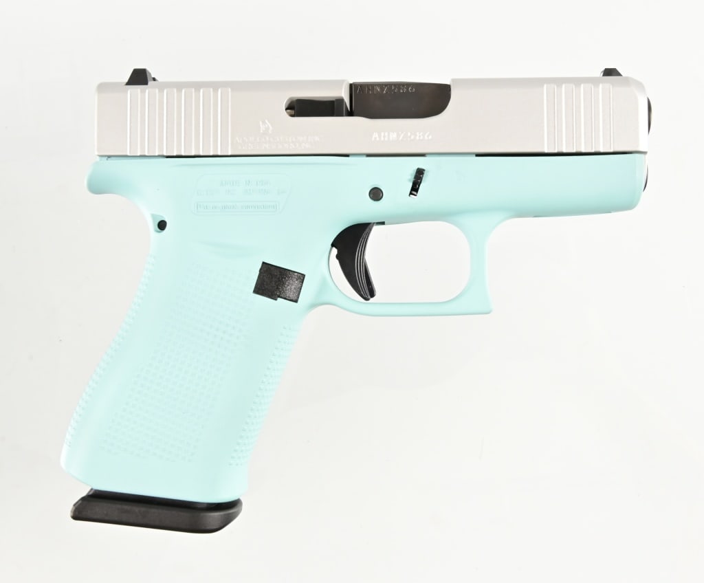Glock 43X 9MM Pistol: S/NAHNZ586. In original factory case. 3 1/4" barrel. Extra magazine. Modern