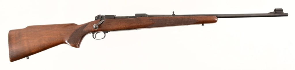 Winchester Model 70 Featherweight Pre 64 .308 Win: Bolt Action Rifle, 22" Barrel, good bore. S/N 271624. Made in 1953. Modern