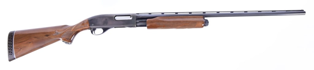 Remington Model 870 Magnum 20 Ga Shotgun: Wingmaster Shotgun. 28" full choke barrel. S/N V677368N . Some wear and surface rust on receiver. Modern.