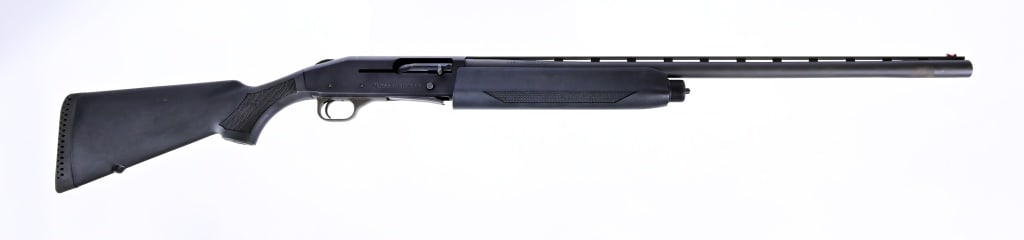 Mossberg Model 935 12 Gauge Shotgun: S/N: AM062029. 28" barrel, semi auto shotgun, accu-mag choke, chambered for 3" and 3 1/2" shells. Modern.