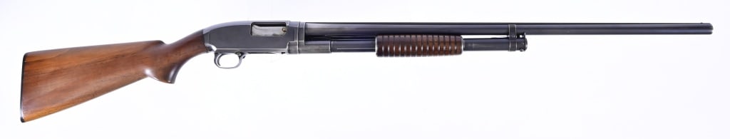 Winchester Model 12 Pump Action 16 GA: 28" full choke barrel, S/N 872489. Normal wear marks with some bluing loss on barrel. Made in 1940. Modern