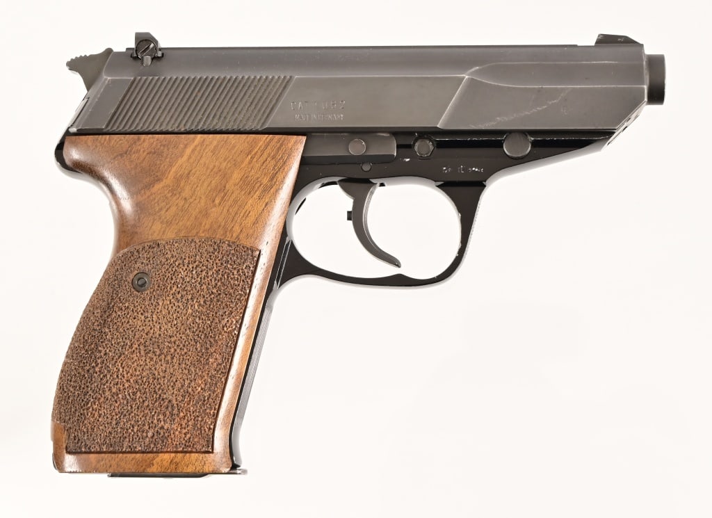 Walther P5 Semi-Auto 9mm Pistol: S/N 039038. 3.5" barrel, nice bore. Very good condition, wood grips. Modern.