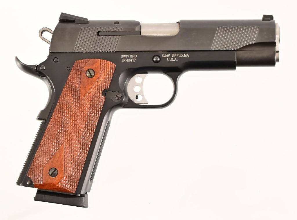 Smith & Wesson SW1911PD Semi-Auto .45ACP: S/N JRH0417. Excellent condition. 4.25" barrel, good bore. Modern.