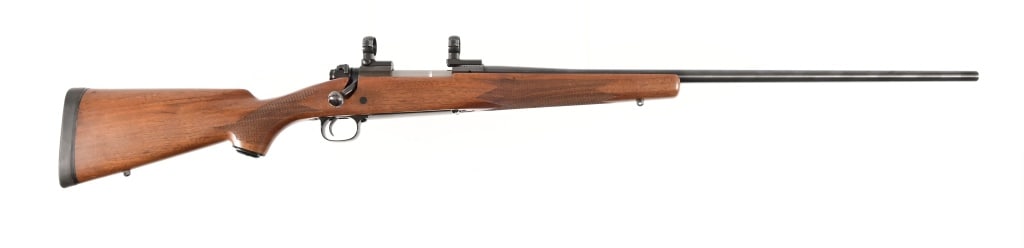 Winchester Model 70 Classic 7mm Magnum Rifle: 26" Barrel w/ Scope Rings