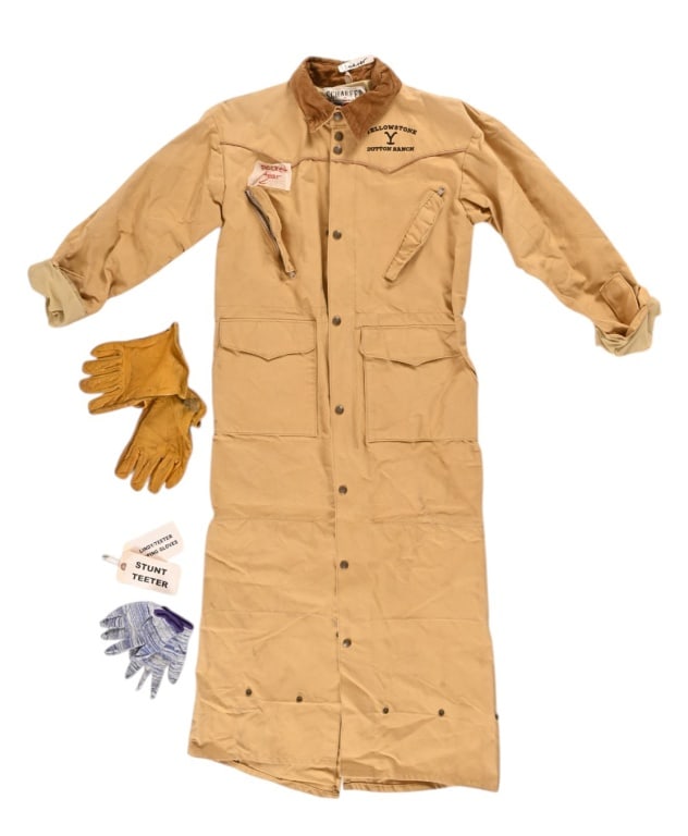 Yellowstone Teeter's Duster And Roping Gloves: Schaefer Outfitter Duster size X-Small with small tear in front breast pocket. Roping gloves worn by Teeter's stunt double on Yellowstone (Lindy Gorham), who handles the dangerous and heavy-action seq