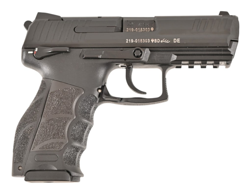 HK P30 .40 Semi-Auto Pistol: 4" barrel. In original factory case. Very good condition. S/N 219-018303. Modern.