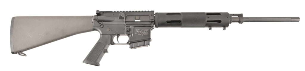 Remington R-15 .223 Semi-Auto Rifle: 18" Barrel, 10 Rd Mag, w/ Case S/N RA038422, Modern