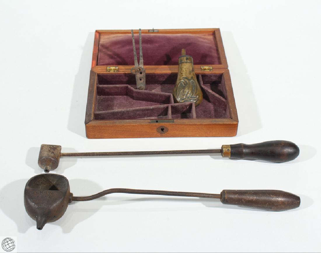 5Pcs Antique 1900s CIVIL WAR ERA GUN ACCESSORIES Monroe: Details: 5 Pcs, This lot comprises antique smelting ladles, small powder flask, bullet mold, and a pistol case. The pistol case has several compartments, lined with purple velvet. It contains an antiq