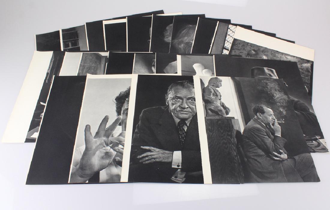 22Pcs Photogravure Portaits YOUSUF KARSH 1970S 1960S: Details: This lot is comprised of 22 1970s photogravure portraits of prominent 20th Century figures by photographer Yousuf Karsh. Included in this group are portraits of Georgia O'Keeffe, Pablo Picass