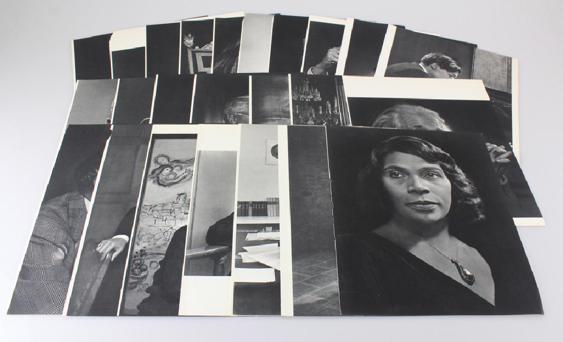 24Pcs Photogravure Portaits YOUSUF KARSH 1970S 1960S: Details: This lot is comprised of 24 sheet-fed photogravure portraits of prominent 20th Century figures by photographer Yousuf Karsh. Included in this group are portraits of John F. Kennedy, March Cha
