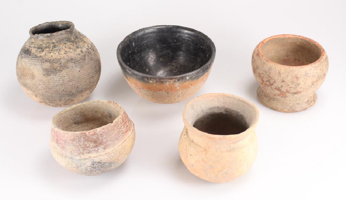5Pcs Niger Africa ANCIENT TERRACOTTA VESSELS Incised: Details: 5Pcs Niger Africa ANCIENT TERRACOTTA VESSELS Incised Decorations Decorative Pre Columbian Bura Clay Antique Rounded Bottom Black Glaze Scorched Globe This lot comprises 5 ancient terracotta v