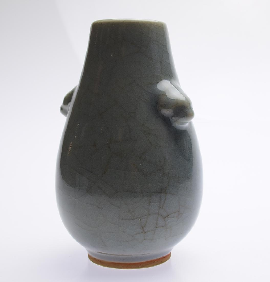 Antique Chinese Republic PALE BLUE CRACKLE WARE VASE: Details: Antique Chinese Republic PALE BLUE CRACKLE WARE VASE 20th Century Decorative Original Artwork Collectible Pottery Asian Ceramics Asia China This antique Chinese Republic era crackle ware vase