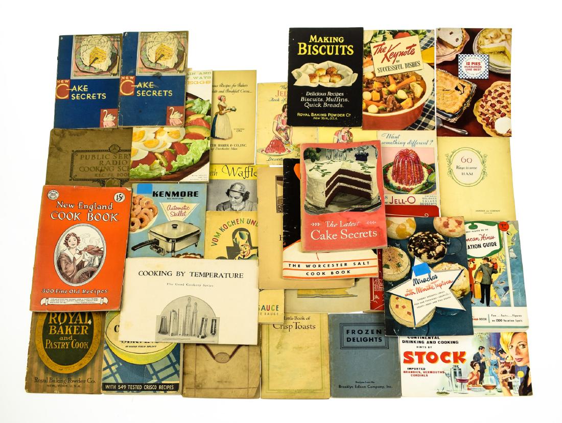 30+Pcs Vintage & Antique COOKBOOKS & GUIDES Jello-O: Details: 30+Pcs Vintage & Antique COOKBOOKS & GUIDES Jello-O Duncan Hines Travel & Restaurant Guides Bakerâ€™s Chocolate Waffles Chinese Fleischmannâ€™s Royal Baking Powder New England Swans