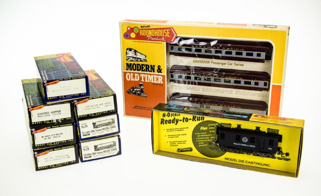 9Pcs Model Train Equipment & Cars ROUNDHOUSE PRODUCTS: Details: 9Pcs Model Train Equipment & Cars ROUNDHOUSE PRODUCTS HO GAUGE Original Boxes Vintage Collectible Log Cars Caboose Covered Hopper Box Car Harriman Passenger Car Series This group features nin