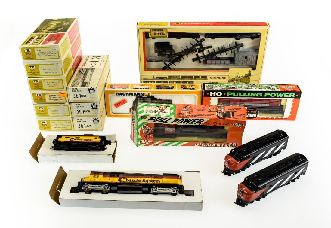 17Pcs Model Railroad Accessories COLLECTIBLE VINTAGE HO
