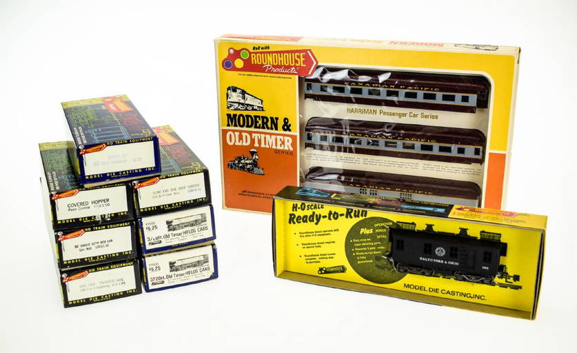 9pcs Model Train Equipment & Cars Roundhouse Products