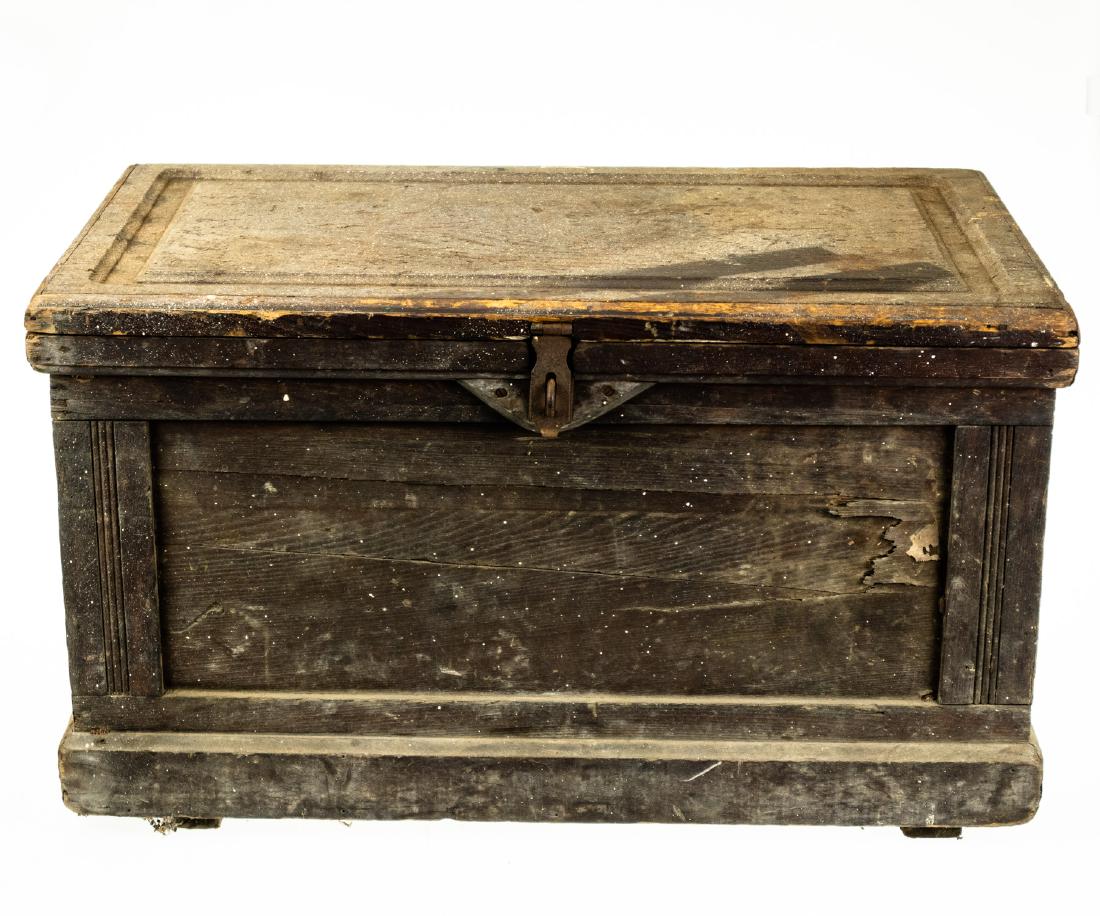Oak ORIGINAL ANTIQUE PIPE FITTER'S TRUNK Pine (1 of 10)