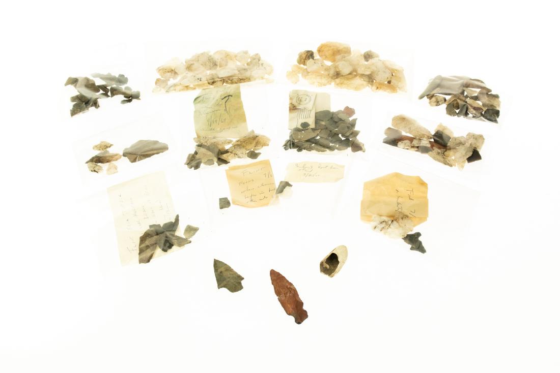 290Pcs NATIVE AMERICAN ARTIFACTS Connecticut: 290Pcs NATIVE AMERICAN ARTIFACTS Connecticut Archeological Digs Quartz Arrowheads Spearheads Weapons Primitive Tools Flint Stone Fragments Clay Pipe Quassapaug Weraumaug Bantam Kissewaug Pootatuck Pom