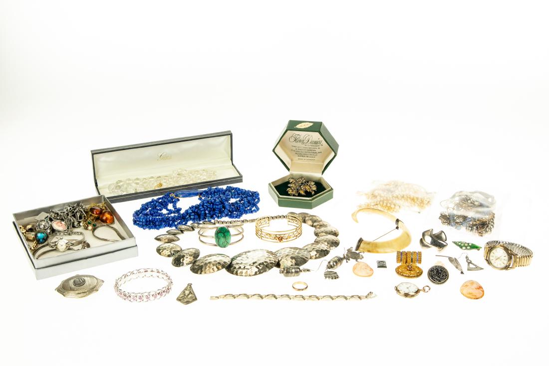 Vintage and Antique ESTATE COSTUME JEWELRY Necklaces: Vintage and Antique ESTATE COSTUME JEWELRY Necklaces Bracelets Brooches Rings Earrings Watches Large Curved Tusk Brooch Gold Silver Gems Turquoise Cameos Details: This lot is comprised of an eclectic