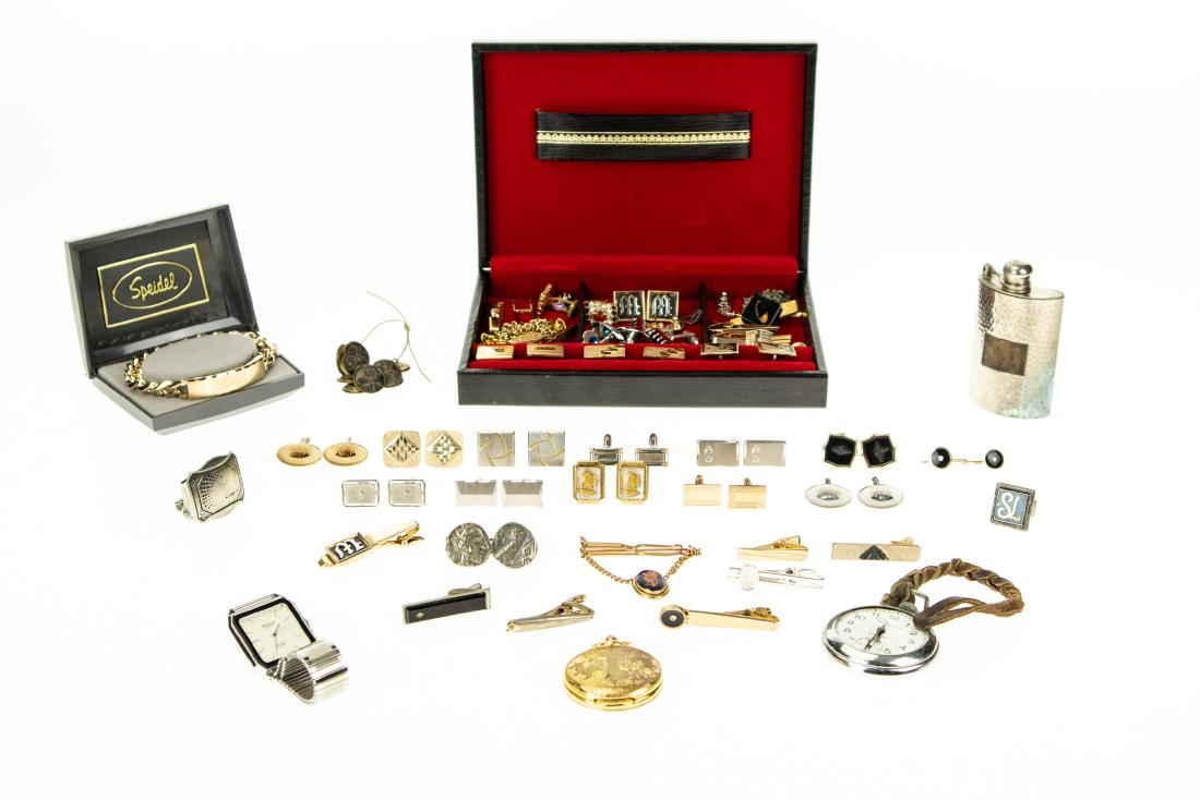 Vintage and Antique MENS JEWELRY AND WATCHES Cufflinks: Vintage and Antique MENS JEWELRY AND WATCHES Cufflinks Tie Clips Flask Gold Silver Pocket Watches Buttons Jewelry Case Details: This lot is comprised of a collection of assorted vintage and antique me