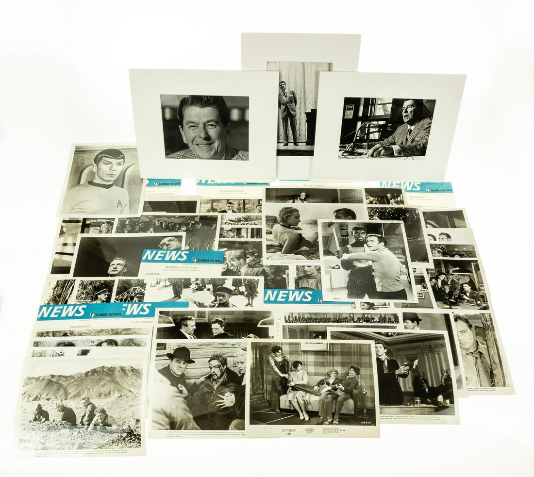 34Pcs COLLECTIBLE PHOTOGRAPHS Press Packages Film: 34Pcs COLLECTIBLE PHOTOGRAPHS Press Packages Film Cinema Ronald Reagan Star Trek Marx Brothers Captain Kirk Leonard Nimoy Barbra Streisand Gary Cooper Rosalind Russell James Stewart Jean Arthur Marlon