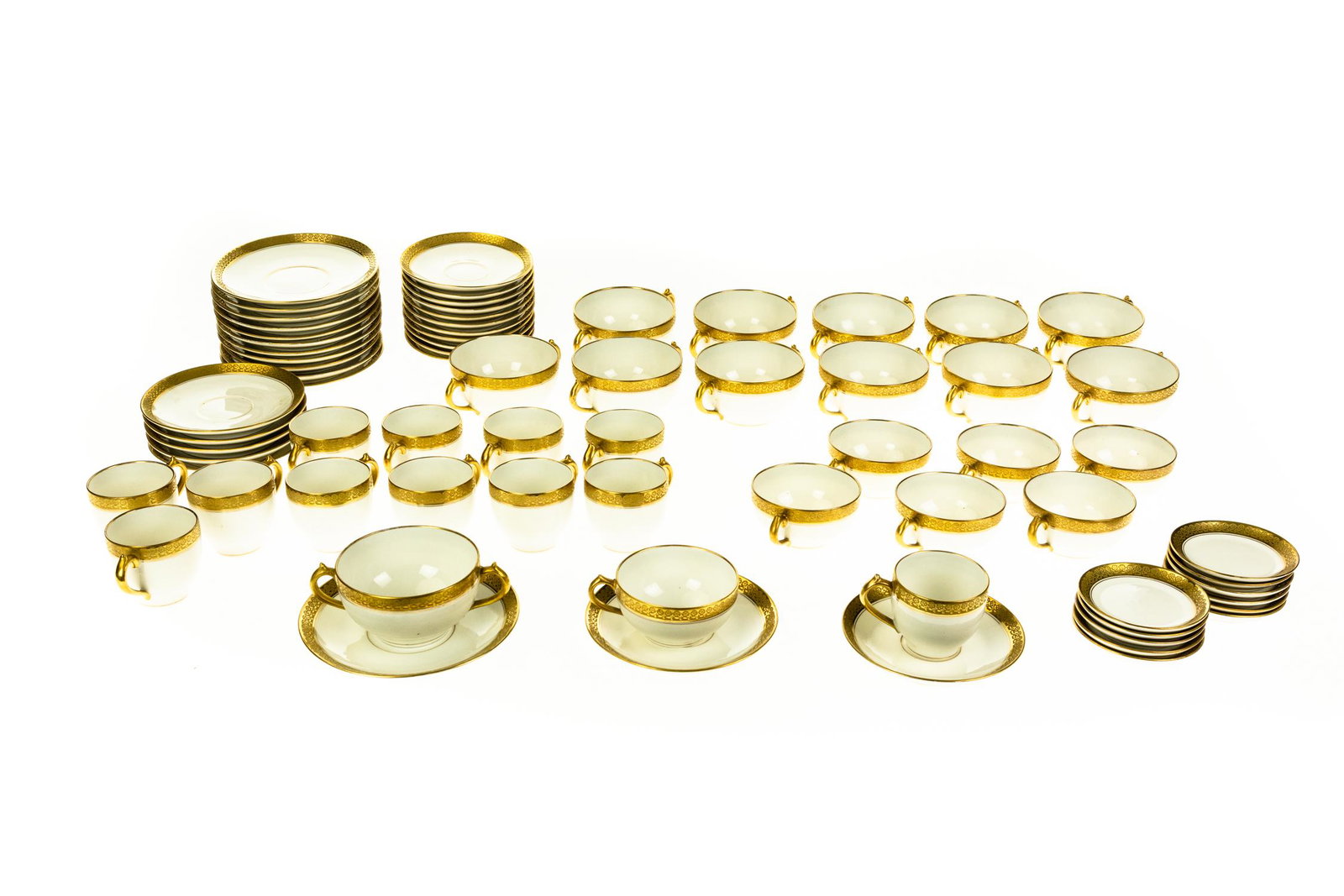 72Pcs ANTIQUE CH. FIELD HAVILAND LIMOGES PORCELAIN: 72Pcs ANTIQUE CH. FIELD HAVILAND LIMOGES PORCELAIN CHINA White with Gold Floral Rim/Handles Bouillon Cups Demitasse Small Coffee Cups Saucers Butter Dishes Tabletop Dinnerware Details: This lot consis