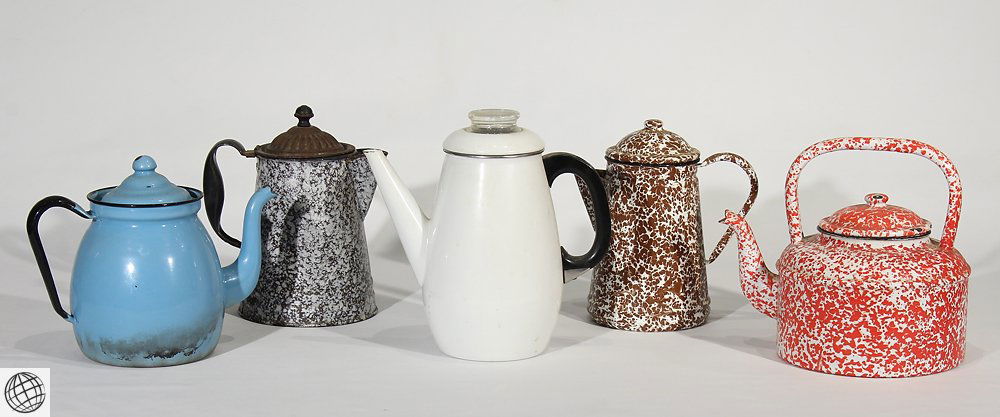 5Pcs Spatterware VINTAGE GRANITEWARE KETTLES & COFFEE (1 of 6)