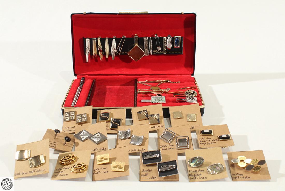 53Pcs Onyx Abalone VINTAGE MEN'S JEWELRY Swank Inlay: Details: This lot consists of the vintage men's jewelry shown in the corresponding images.Included in this lot are cuff links, tie bars, collar bars, and tie clips with chains. Among the materials us