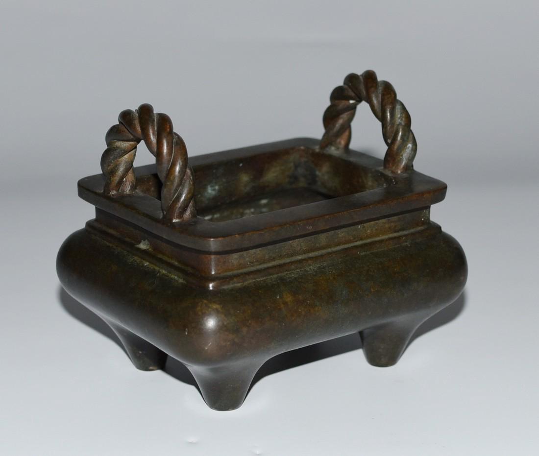 A GILT-BRONZE SQUARE CENSER (1 of 5)