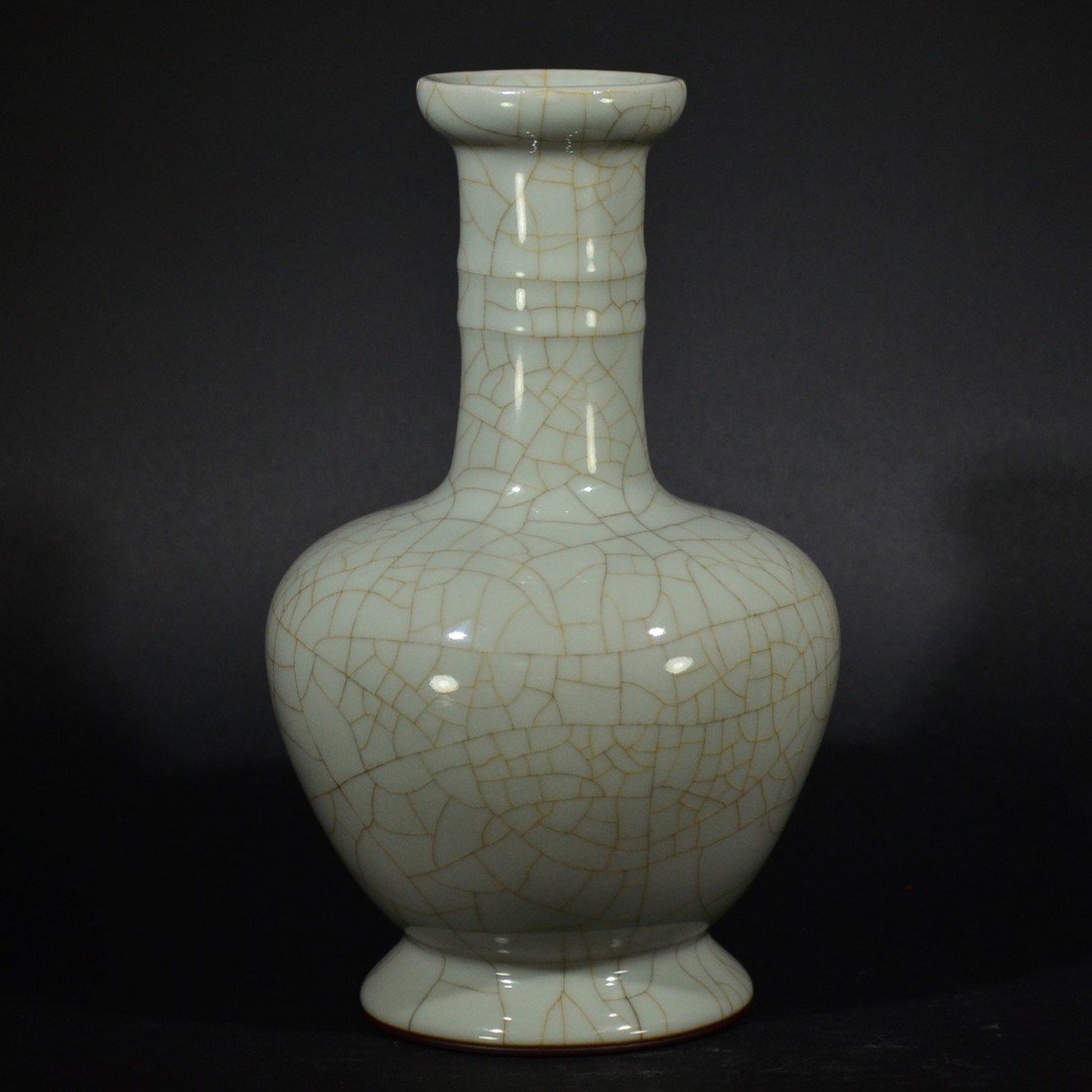 A YONGZHENG MARK GUAN YAO BOTTLE VASE (1 of 6)