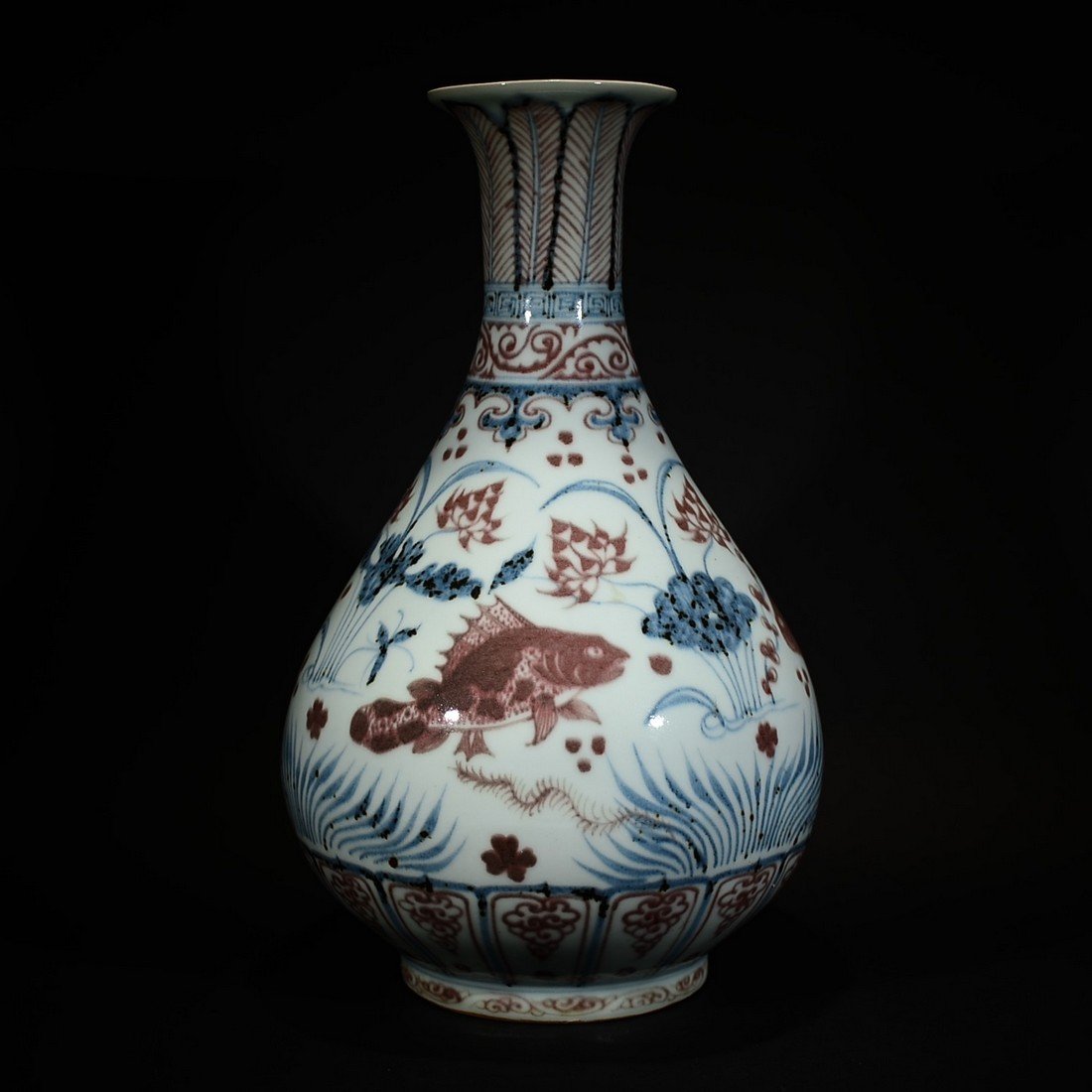 A BLUE AND COPPER RED GLAZE YUHUCHUN VASE (1 of 7)