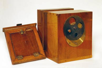 RARE FRENCH DAGUERREOTYPE CAMERA CIRCA 1841