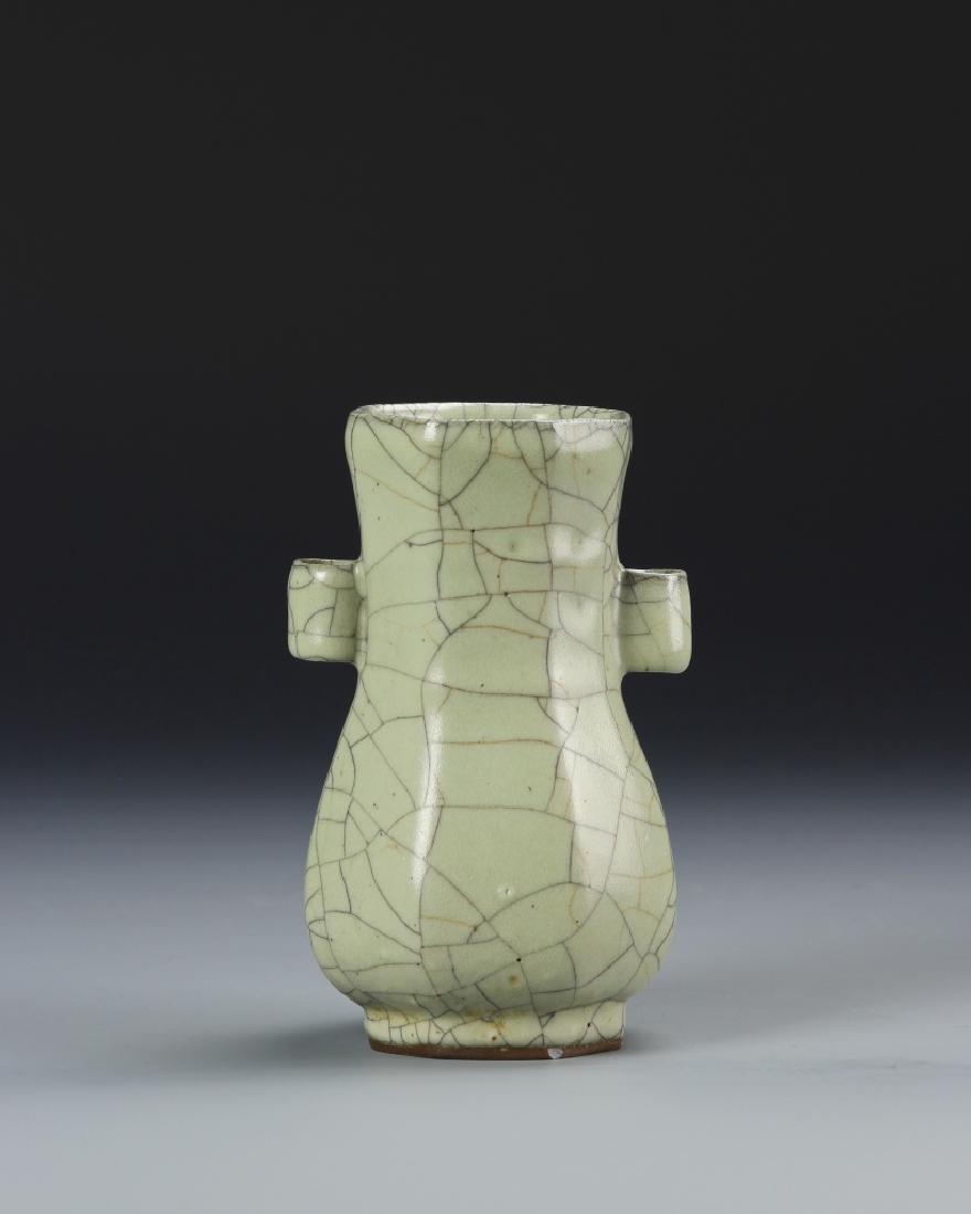 Chinese Ge Yao Vase (1 of 7)