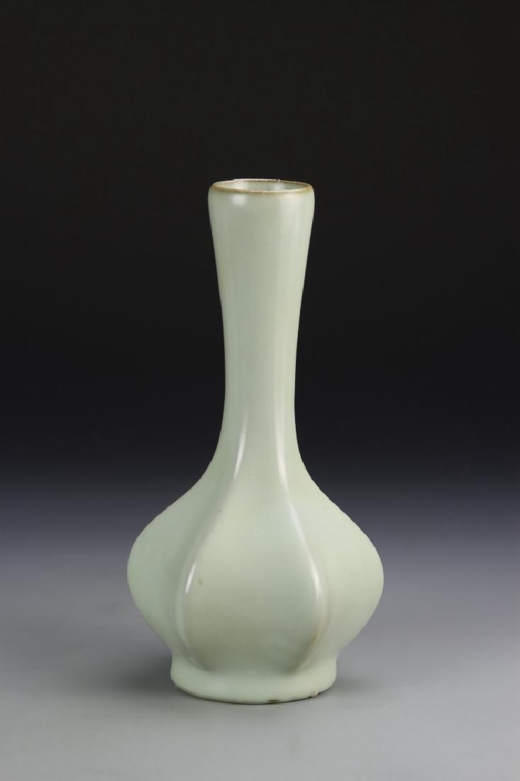Chinese Guan Yao Ware Vase (1 of 4)