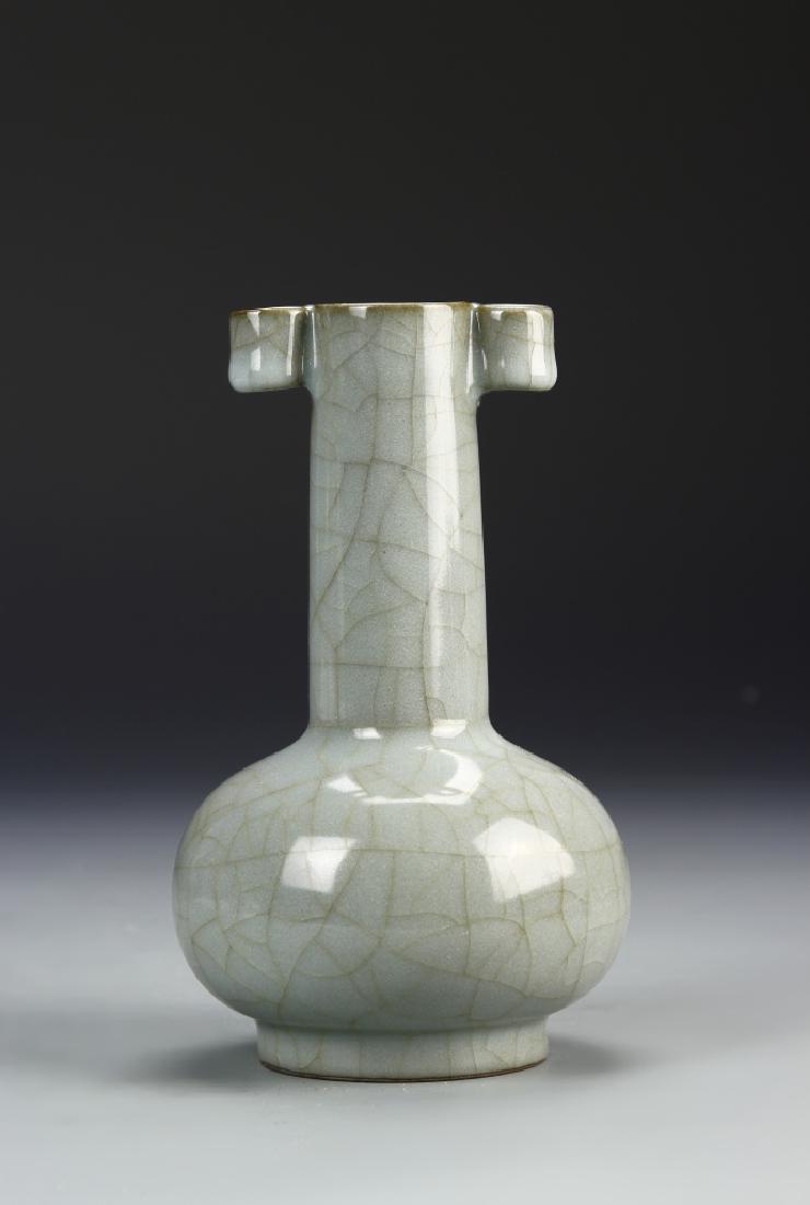 Chinese Lungquan Yao Vase (1 of 6)
